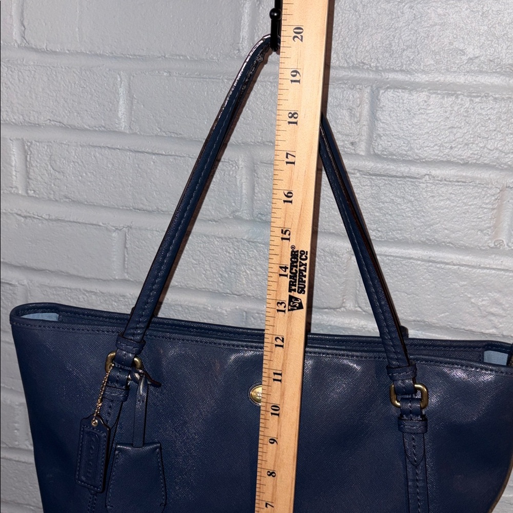 💙 Coach Peyton Leather Shoulder Bag/Purse in Dark Blue/Gold - Picture 8 of 16